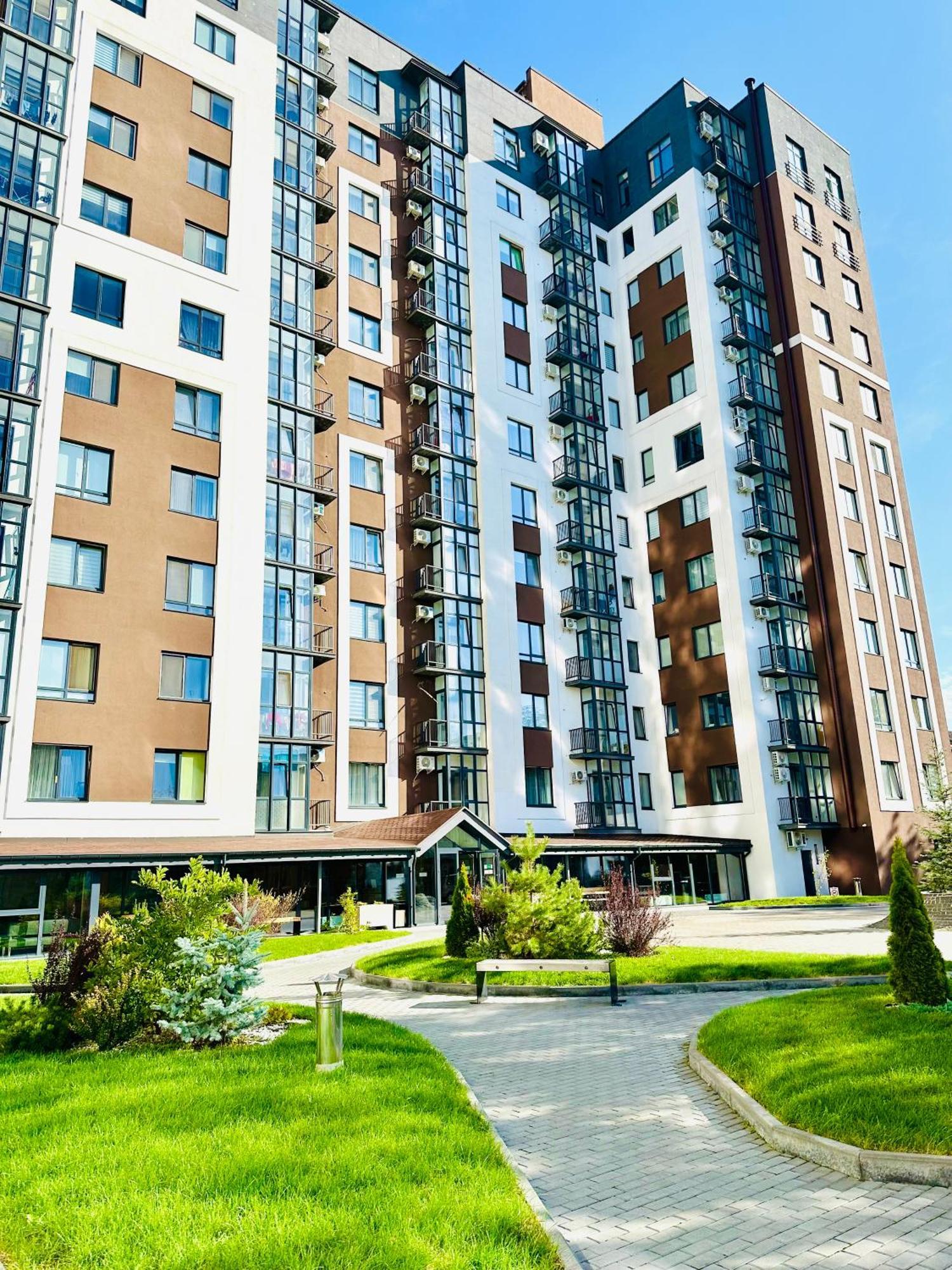 Comfortable Apartments With A Coffee Machine In The City Centre, Zlata Plaza Riwne Exterior foto