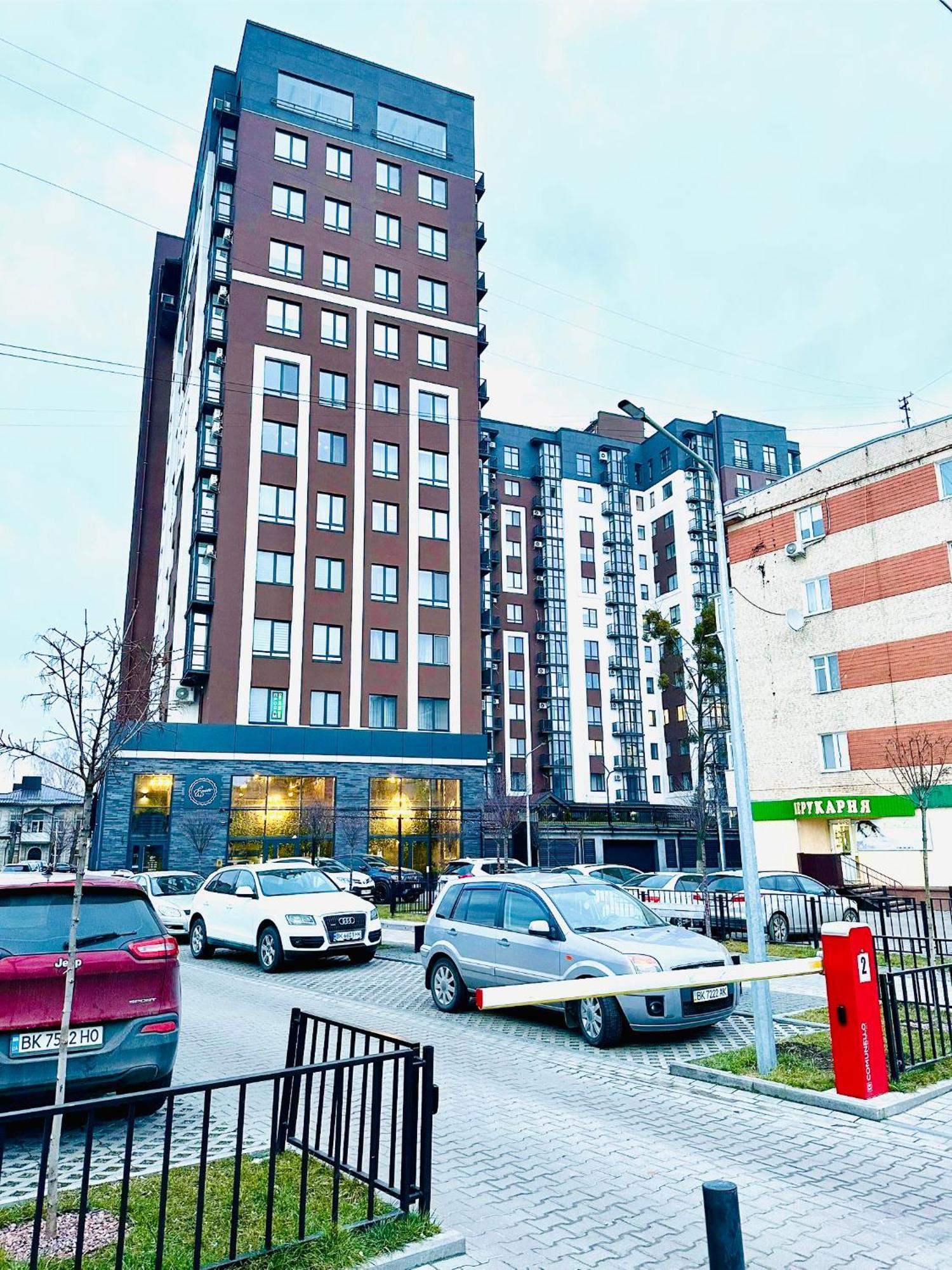 Comfortable Apartments With A Coffee Machine In The City Centre, Zlata Plaza Riwne Exterior foto