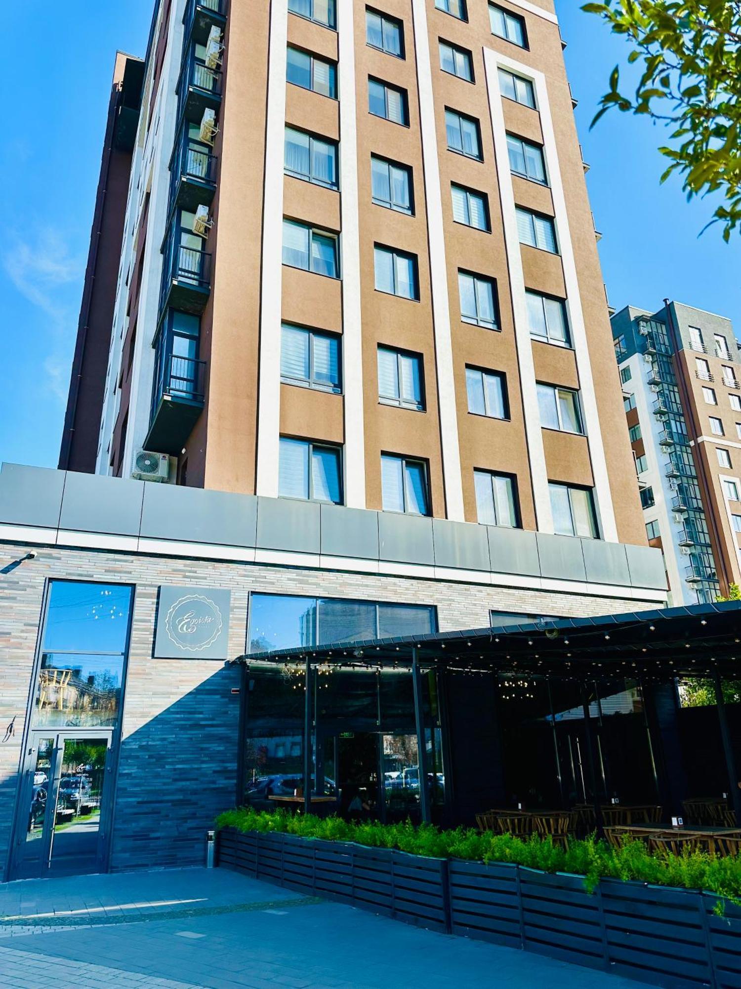 Comfortable Apartments With A Coffee Machine In The City Centre, Zlata Plaza Riwne Exterior foto