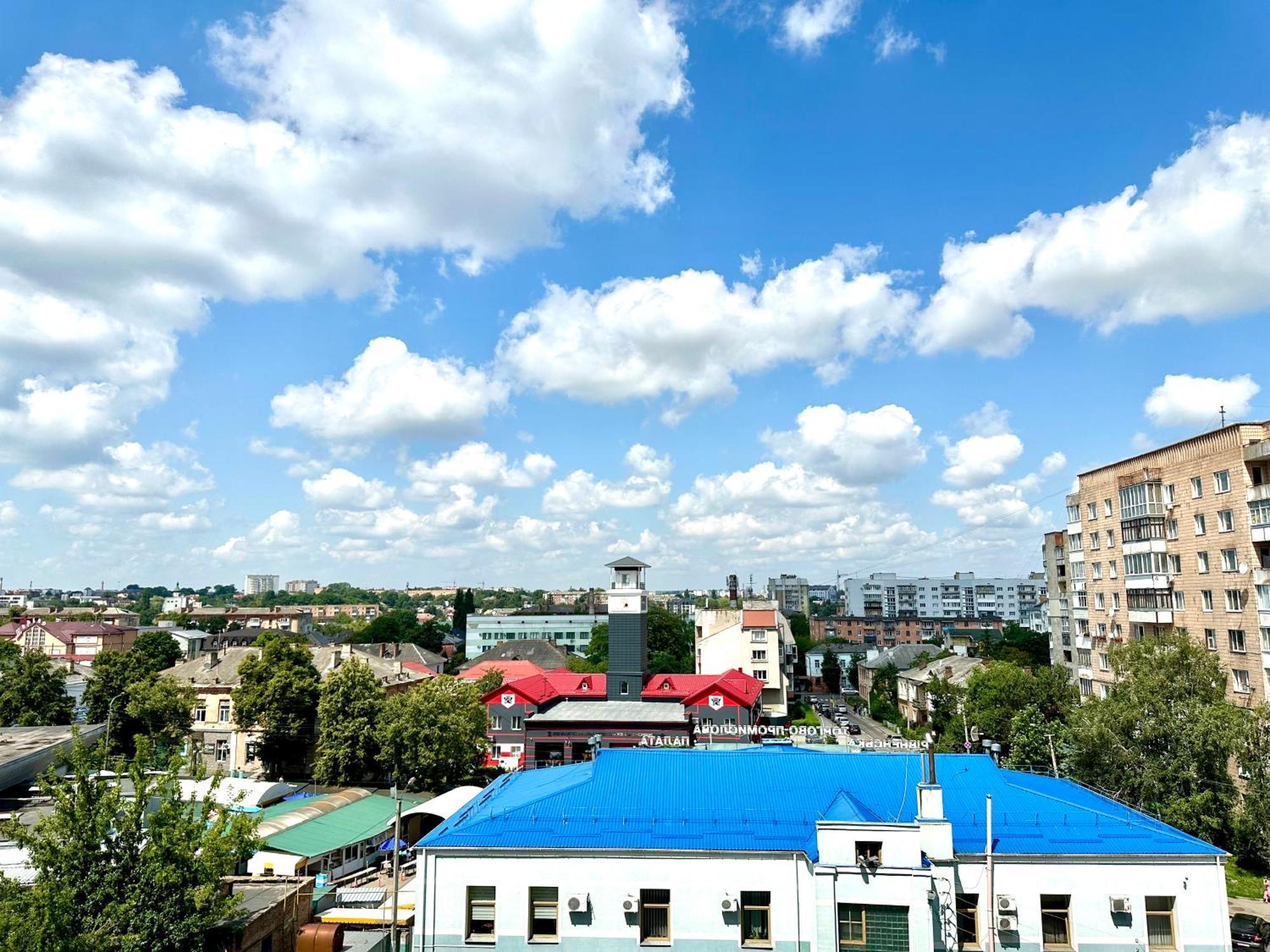Comfortable Apartments With A Coffee Machine In The City Centre, Zlata Plaza Riwne Exterior foto