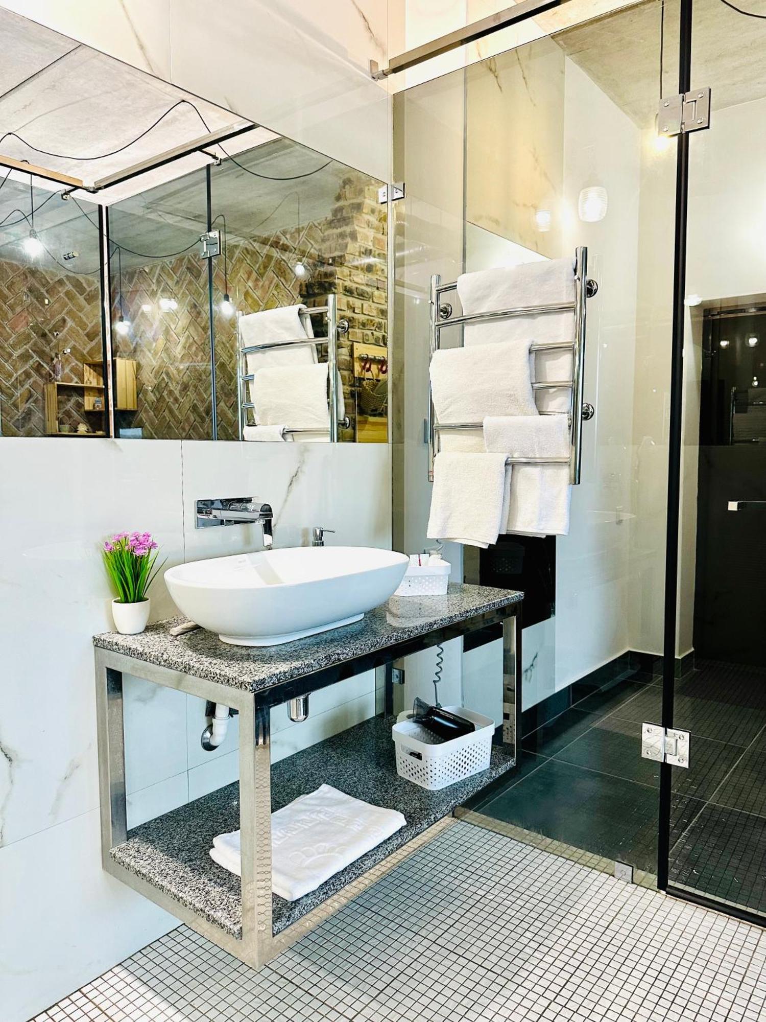 Comfortable Apartments With A Coffee Machine In The City Centre, Zlata Plaza Riwne Exterior foto