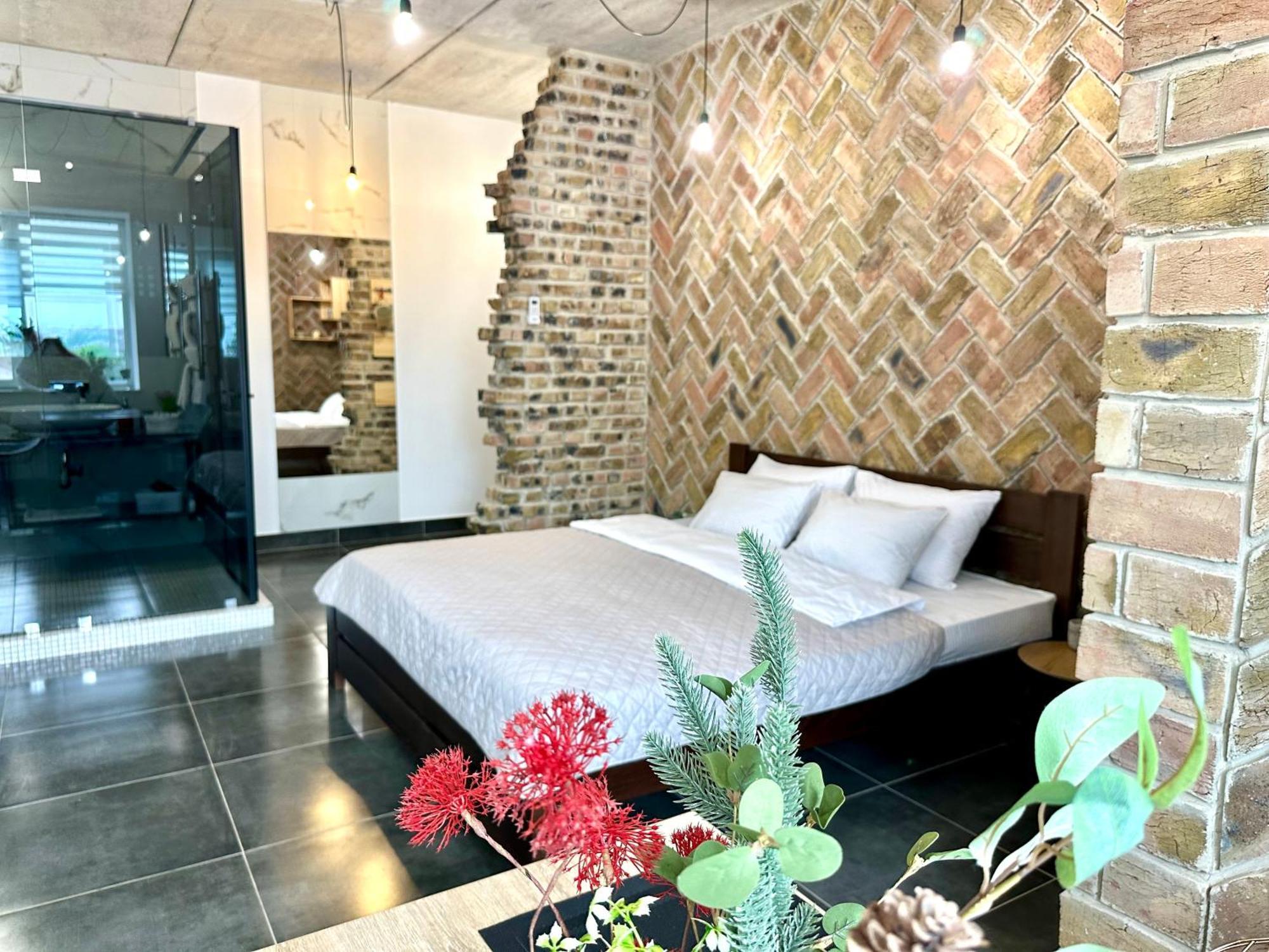 Comfortable Apartments With A Coffee Machine In The City Centre, Zlata Plaza Riwne Exterior foto