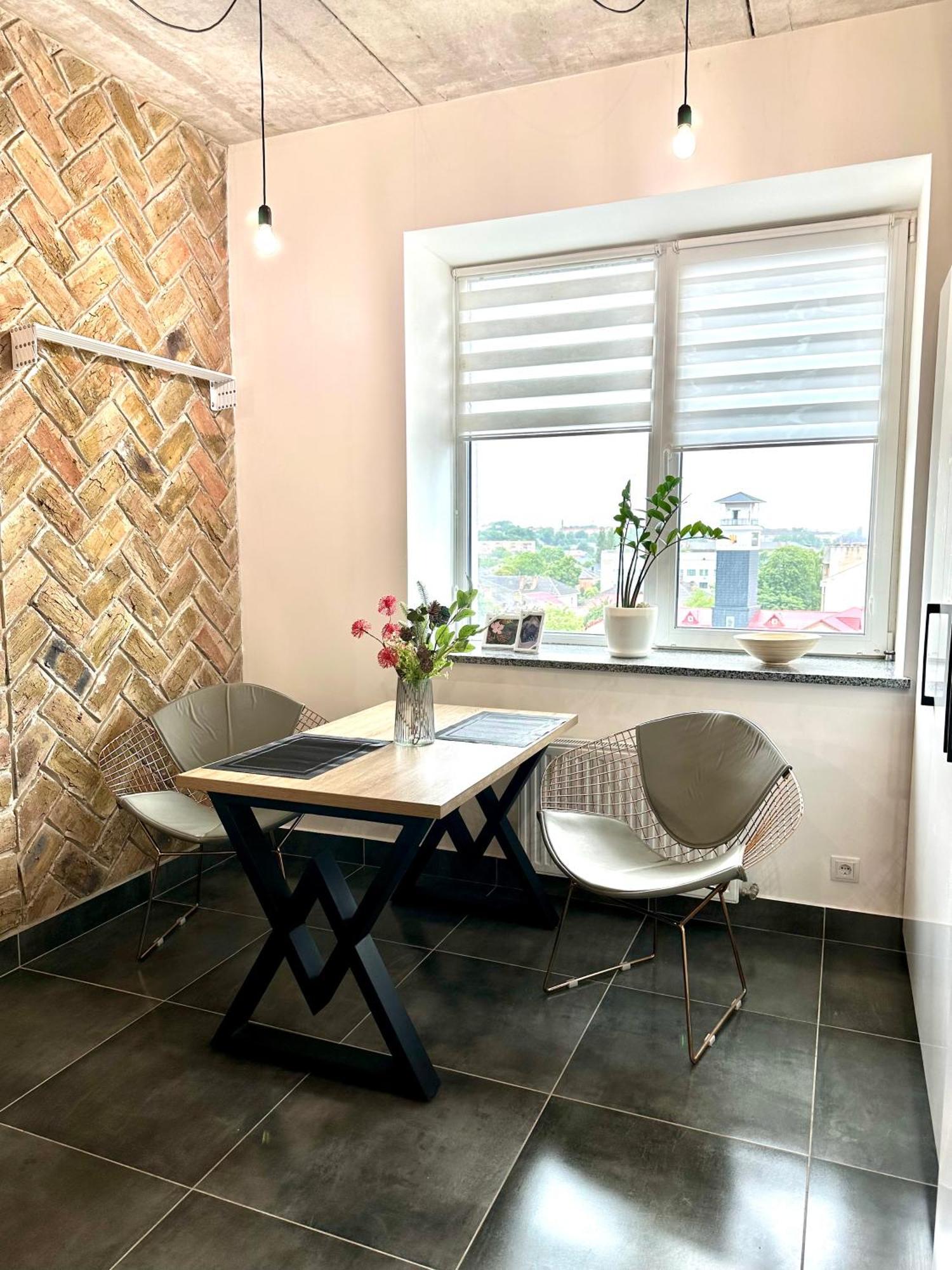 Comfortable Apartments With A Coffee Machine In The City Centre, Zlata Plaza Riwne Exterior foto