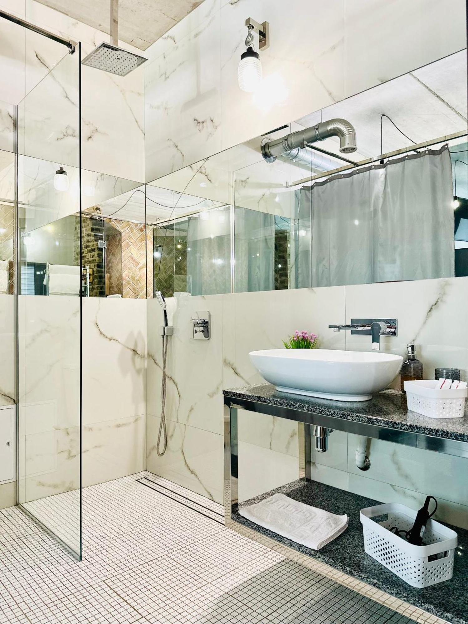 Comfortable Apartments With A Coffee Machine In The City Centre, Zlata Plaza Riwne Exterior foto